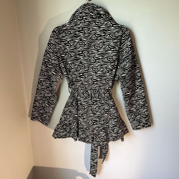 Sandro Studio Ruffle Zebra Trench Coat, Medium. Mobwife - Picture 14 of 16